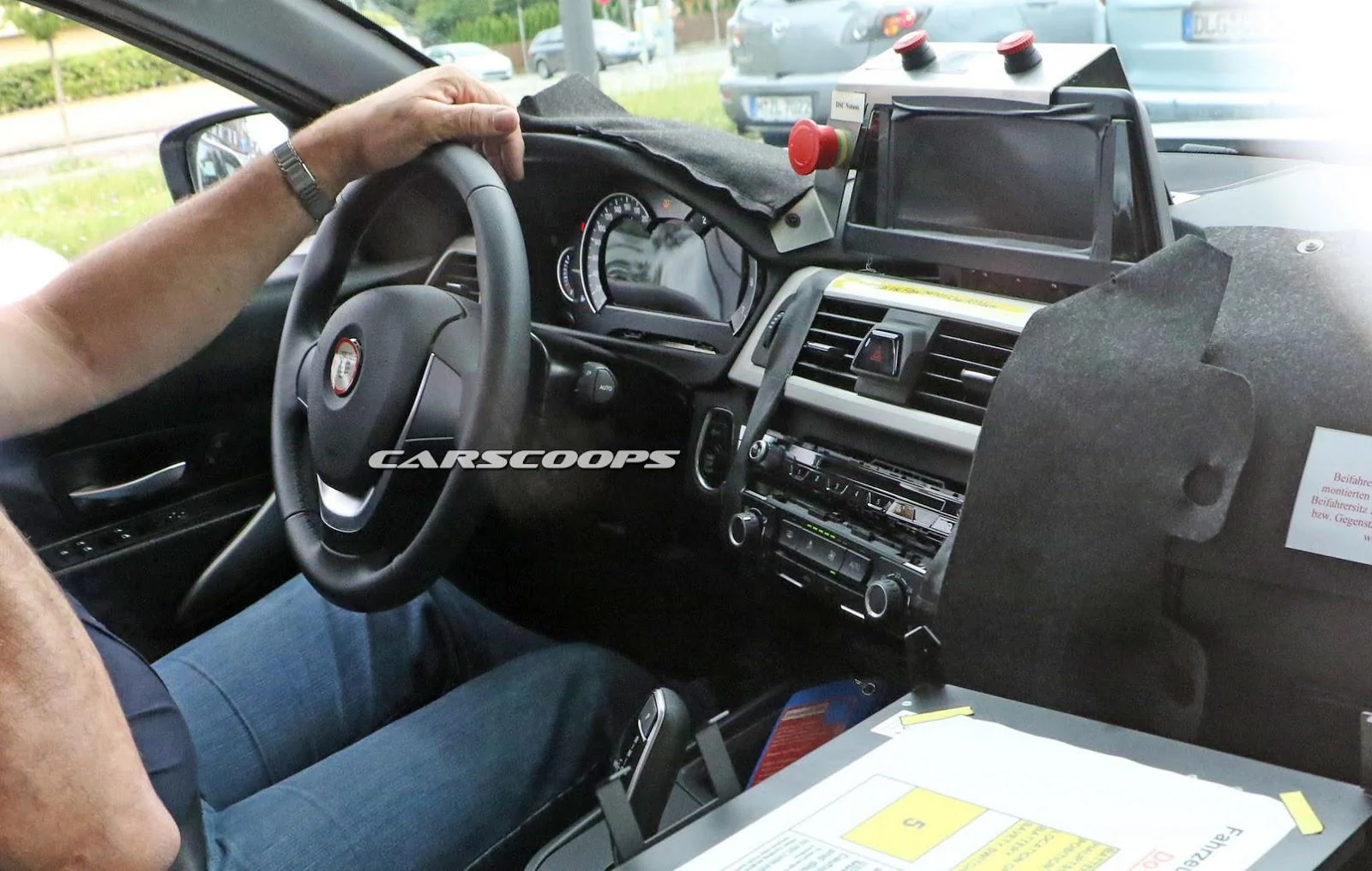 2019-BMW-3-Series-13.webp