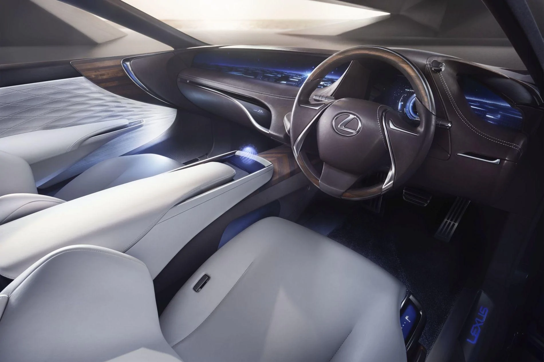Lexus-LF-FX-interior-01.webp
