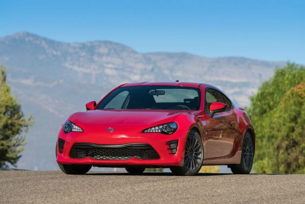 2017_Toyota_86_013-1024x683.webp