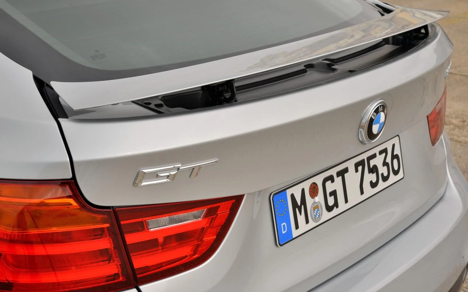 2014-BMW-335i-Gran-Turismo-rear-wing.webp