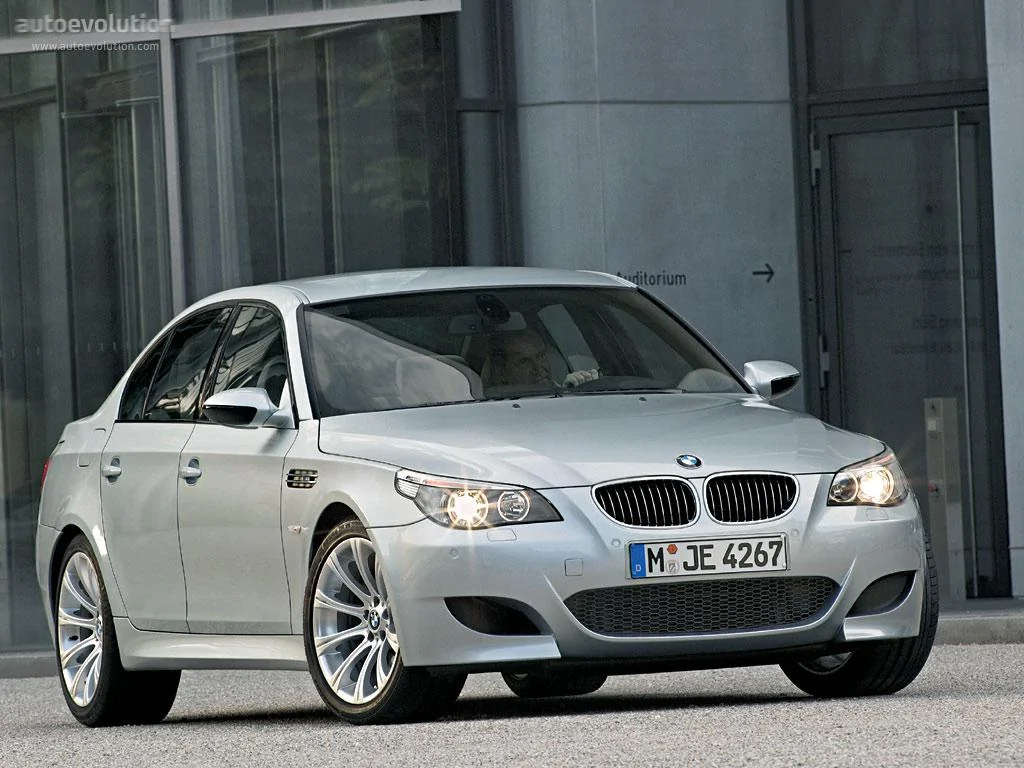 BMWM5-61_14.webp