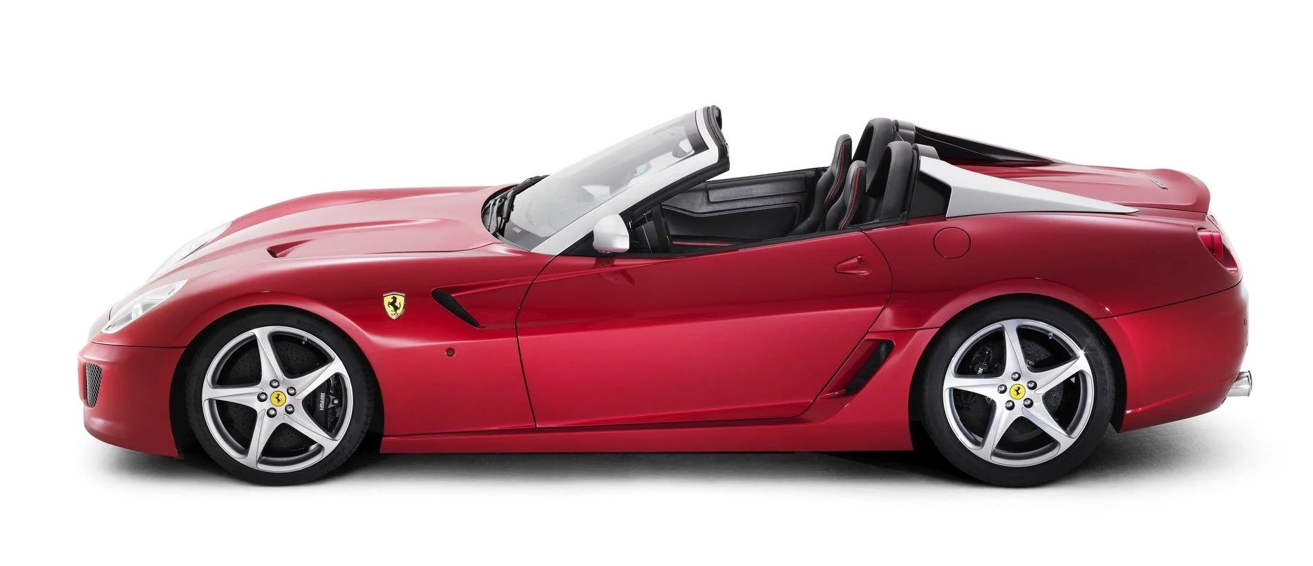 Ferrari-SA-Apperta.webp