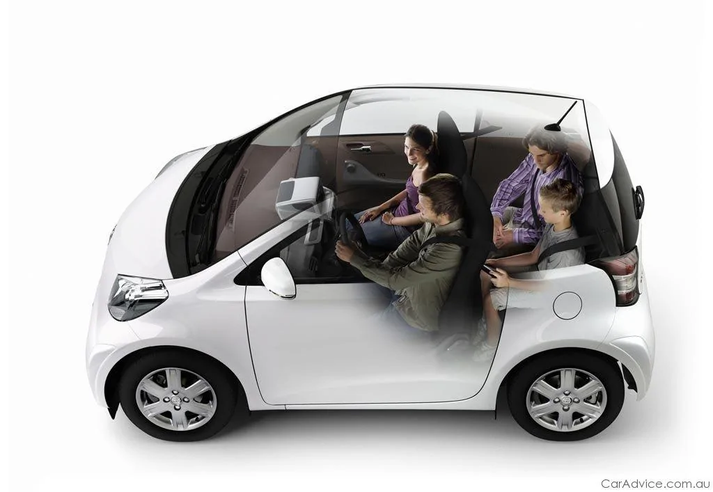 Toyota_iQ_006.webp