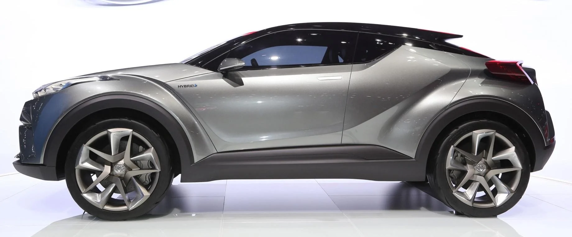 Toyota-C-HR-Concept-side-profile.webp