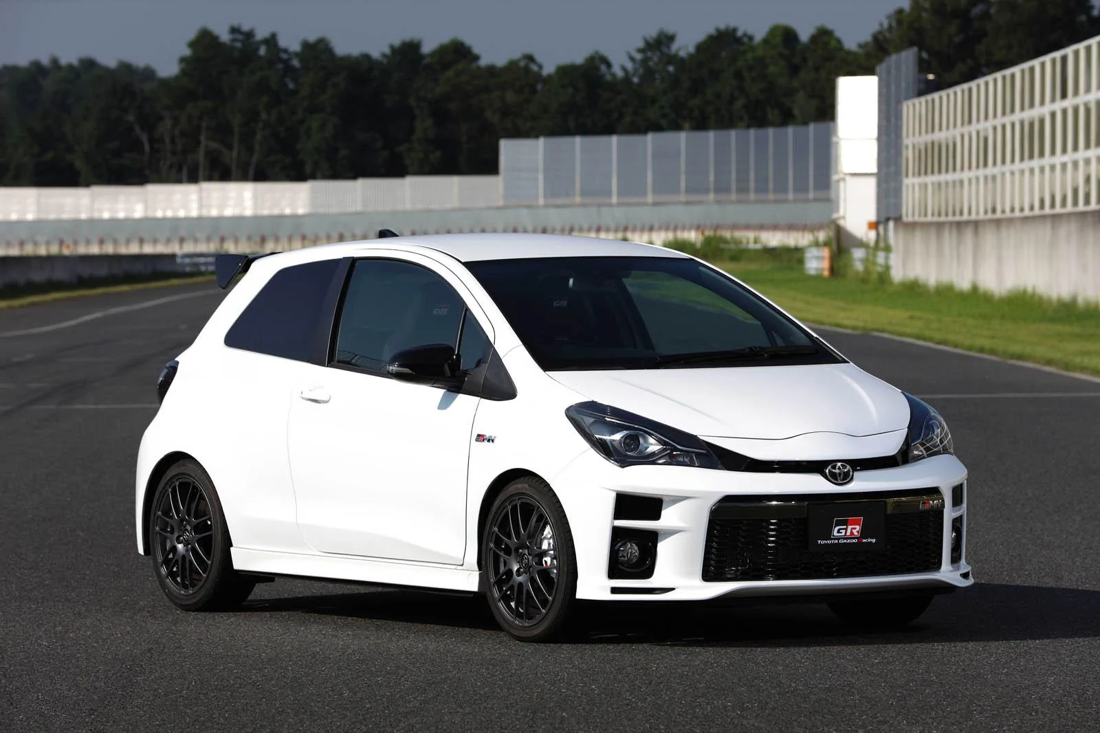 toyota-gr-20170919_01_37.webp