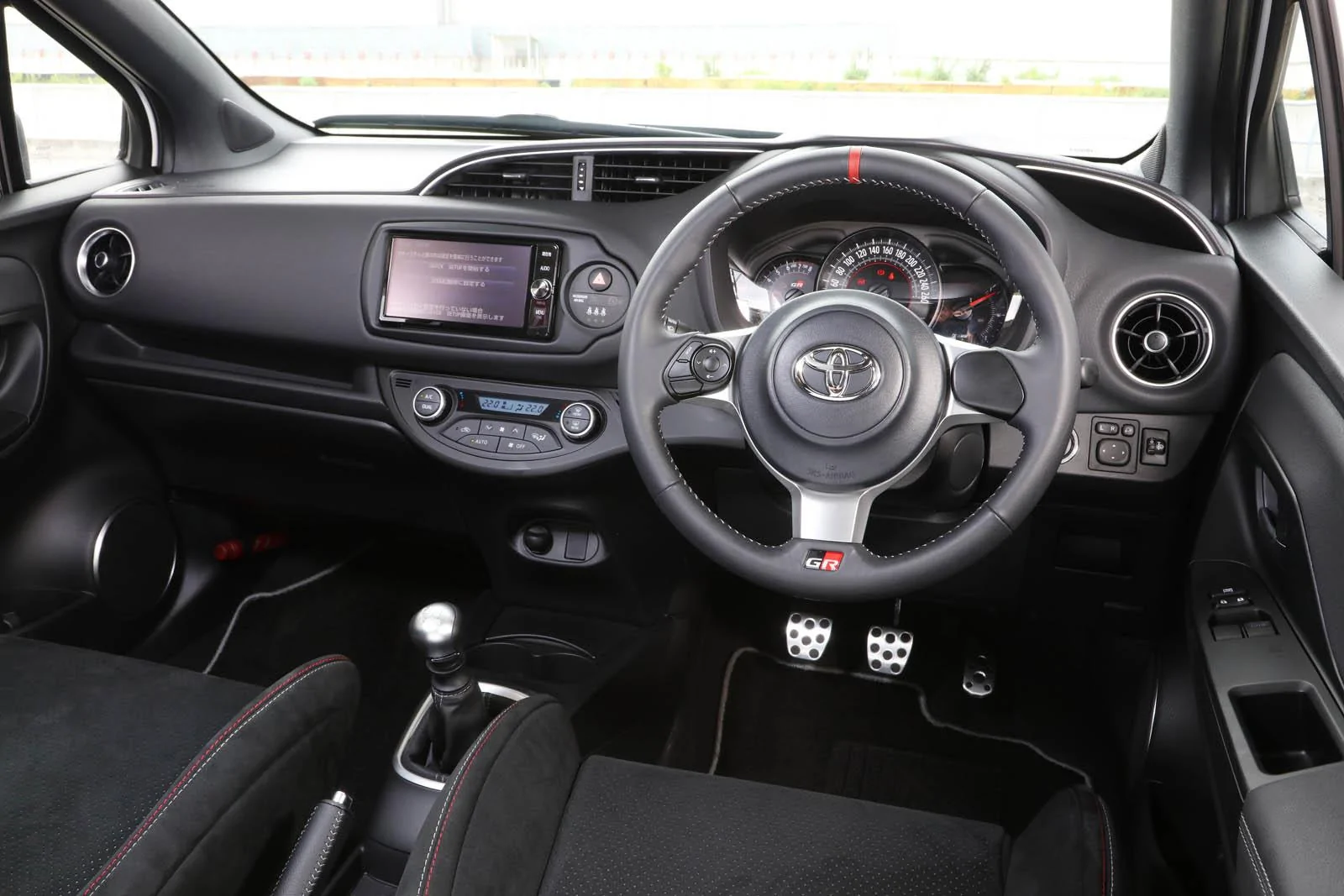 toyota-gr-20170919_01_38.webp