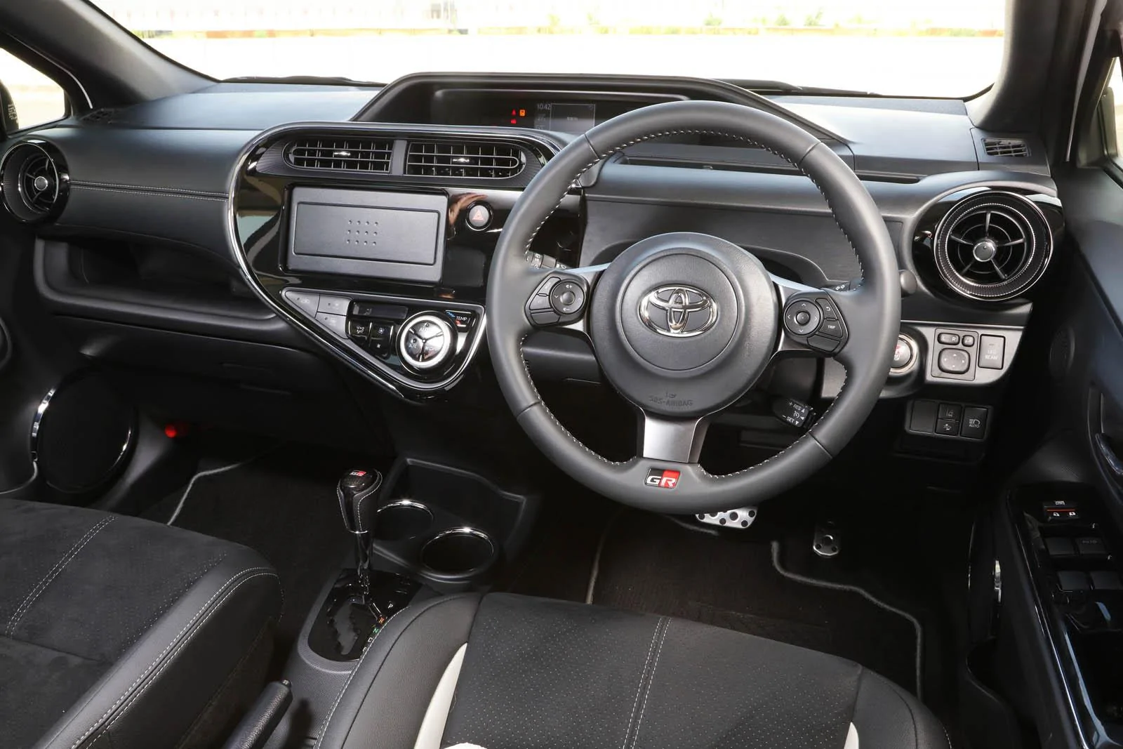 toyota-gr-20170919_01_42.webp