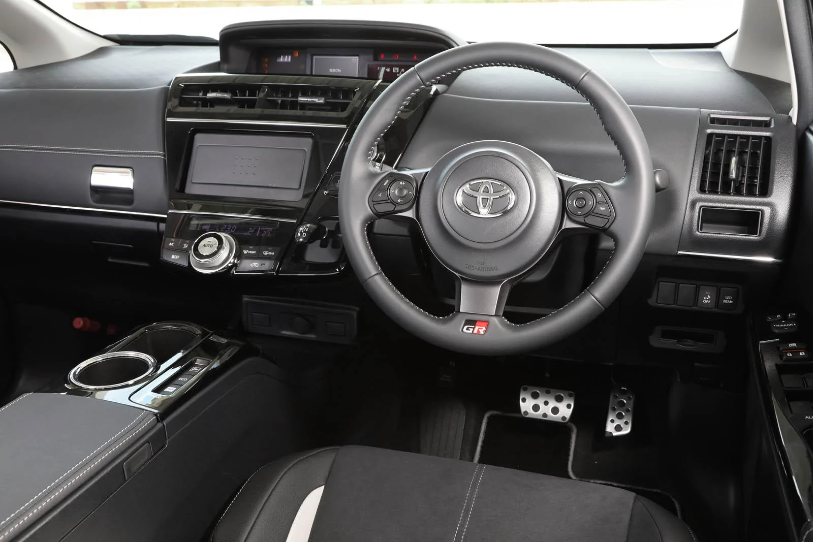 toyota-gr-20170919_01_44.webp