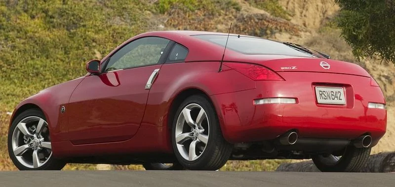 photos_nissan_350z_2007_8_800x600.webp