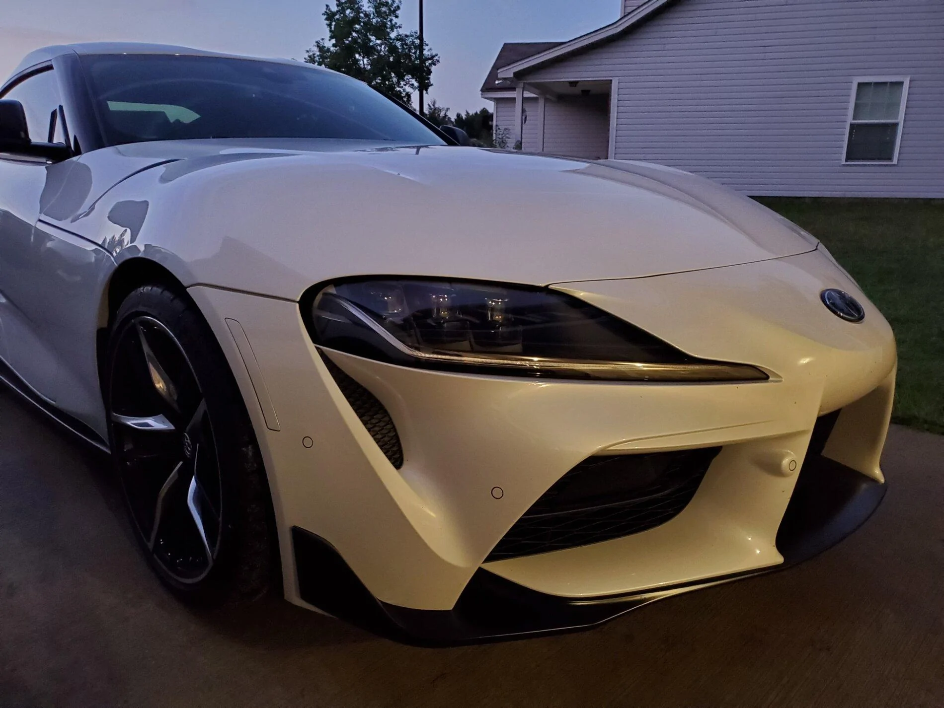 Front Passenger Reflector .jpg
