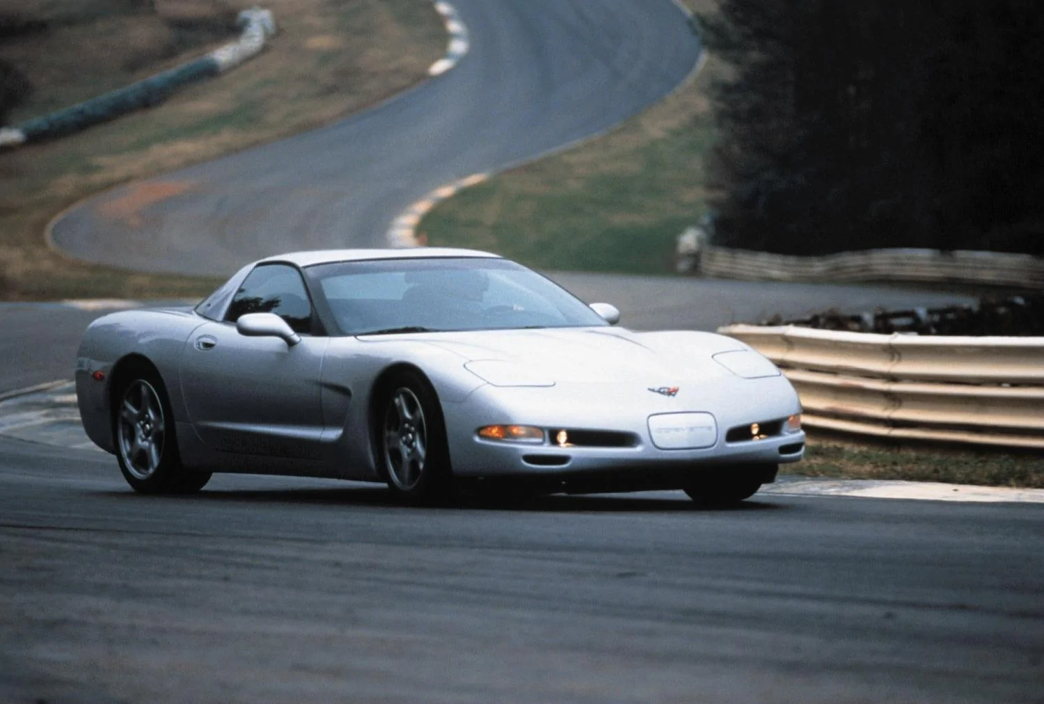 chevrolet-corvette-c5-50-1.webp