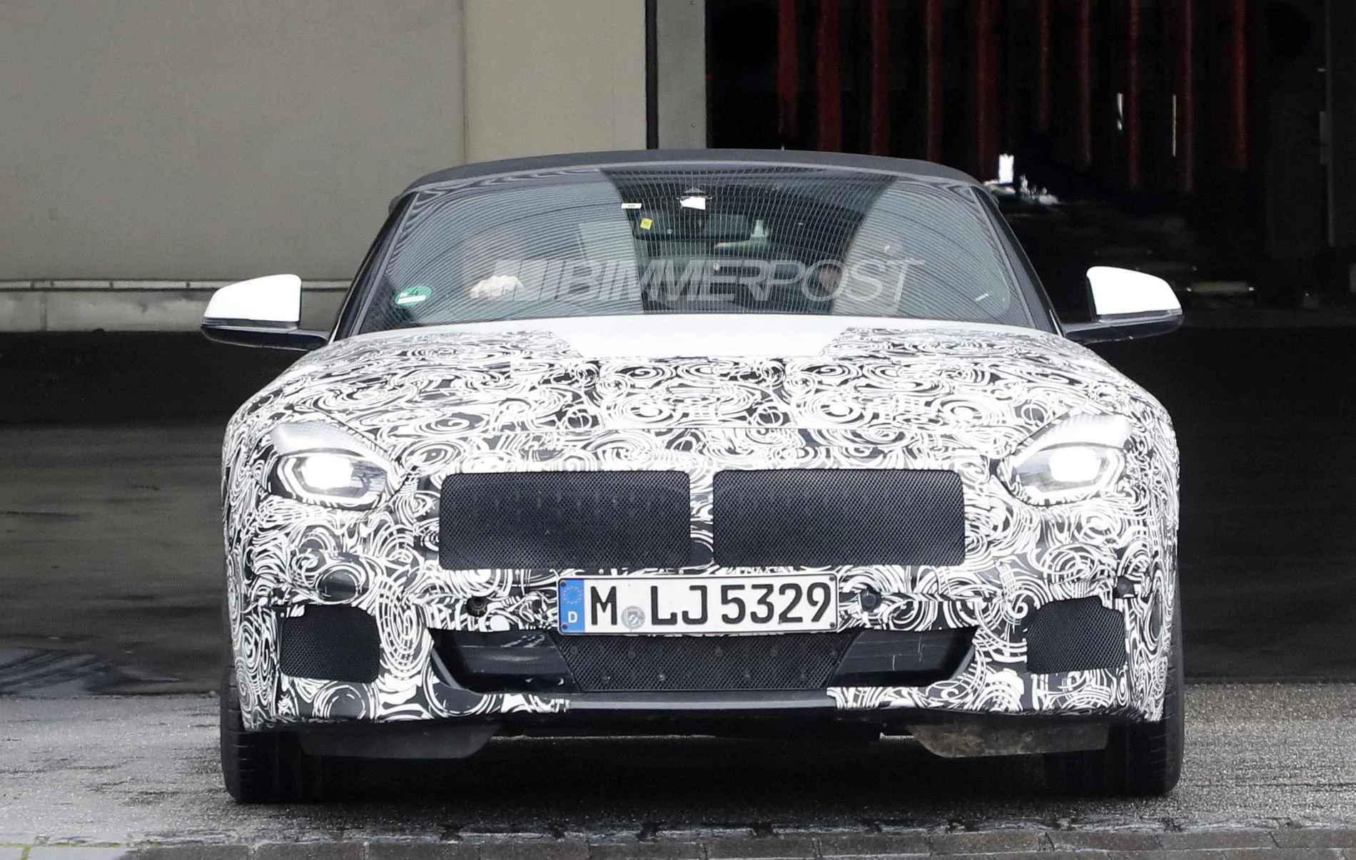 BMW Z4 real lights 1.webp