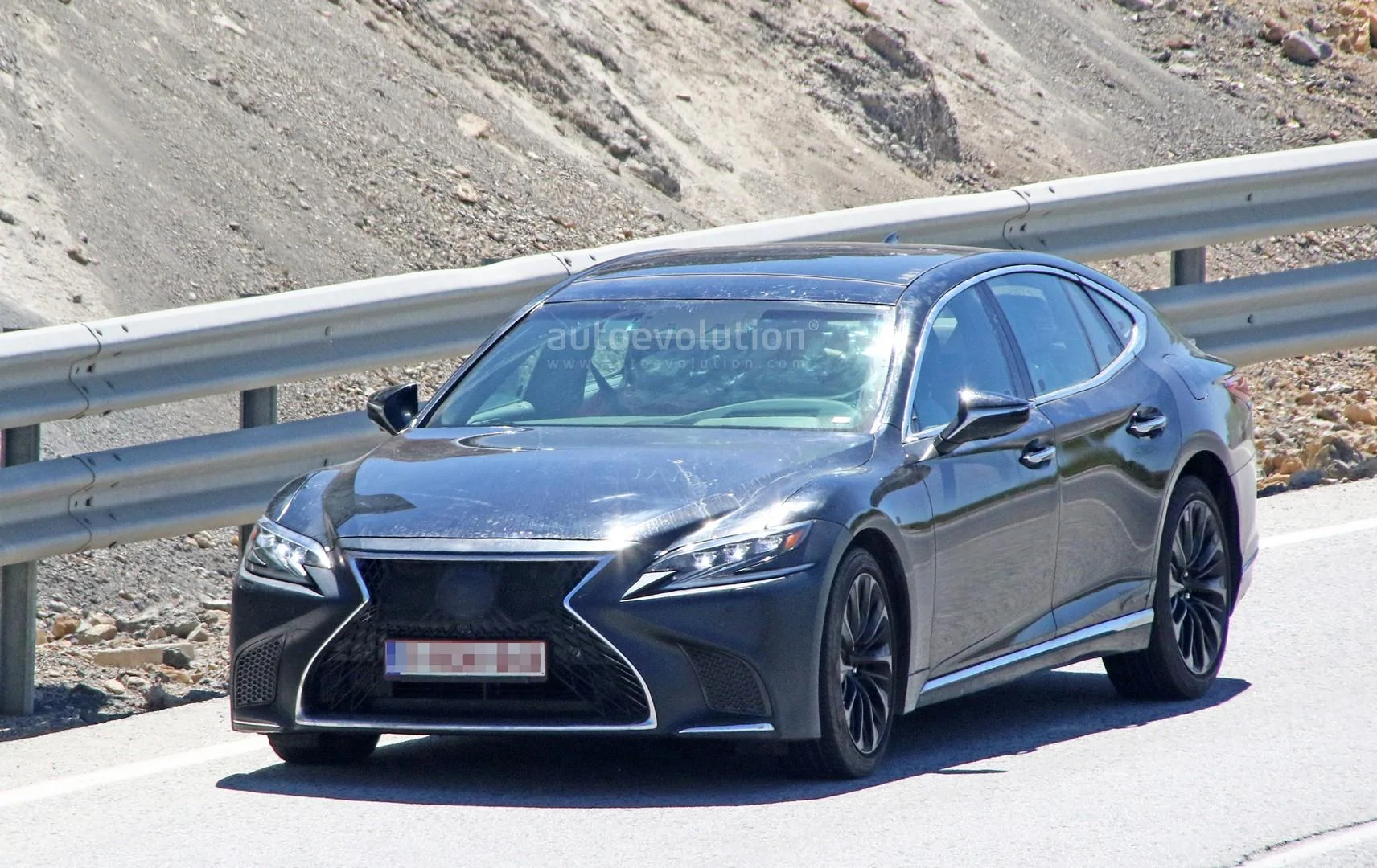 spyshots-2019-lexus-ls-f-spotted-could-pack-twin-turbo-v8-119605_1.webp