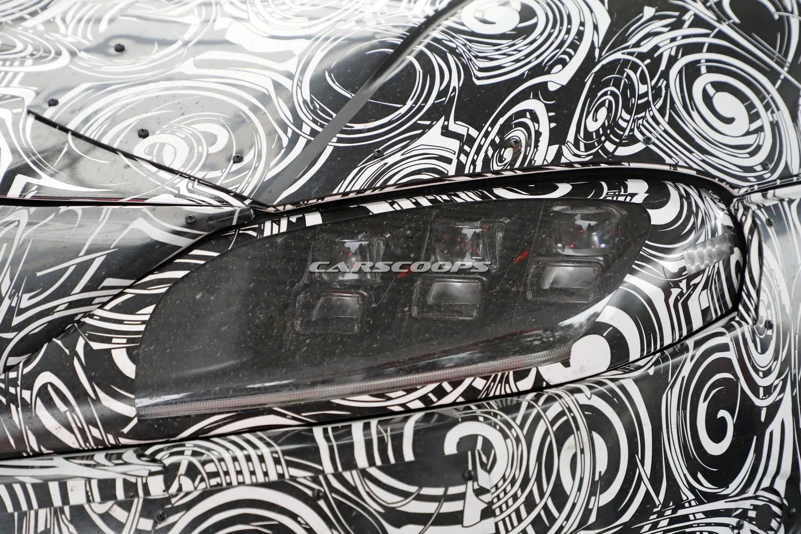 toyota-supra-real-lights-spy-11.webp