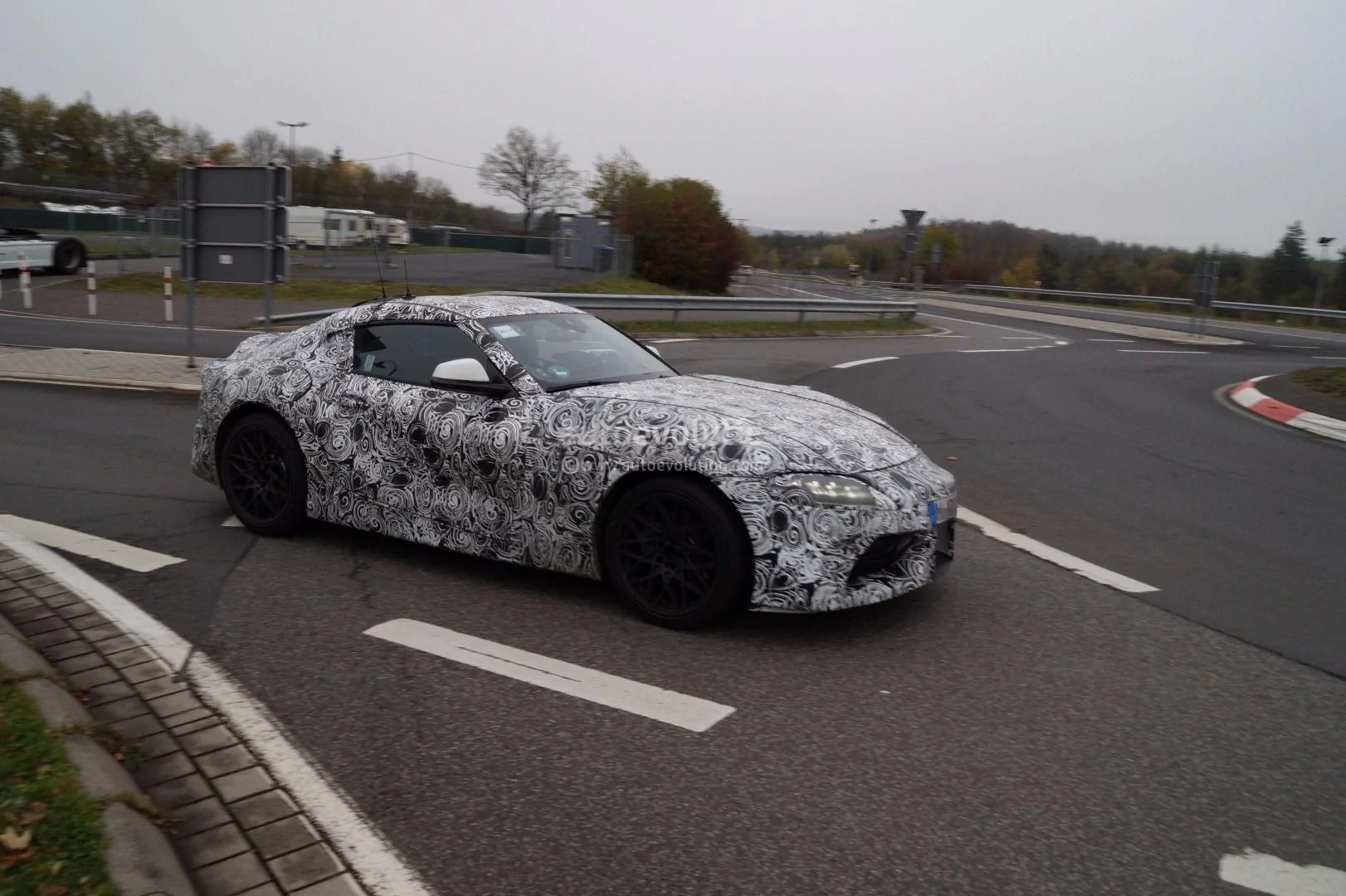 spyshots-2019-toyota-supra-looks-svelte-at-nurburgring_56.webp