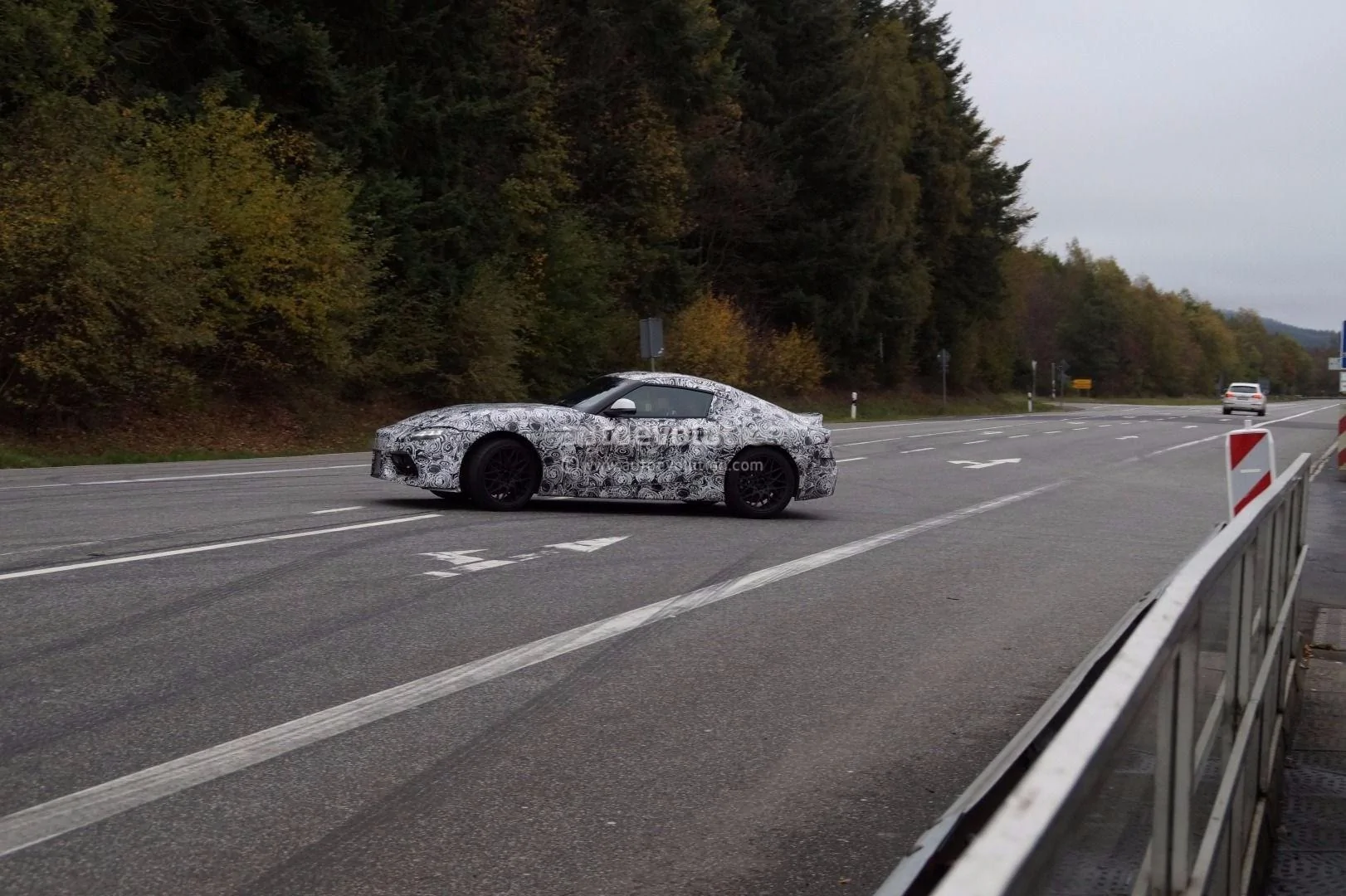 spyshots-2019-toyota-supra-looks-svelte-at-nurburgring_68.webp