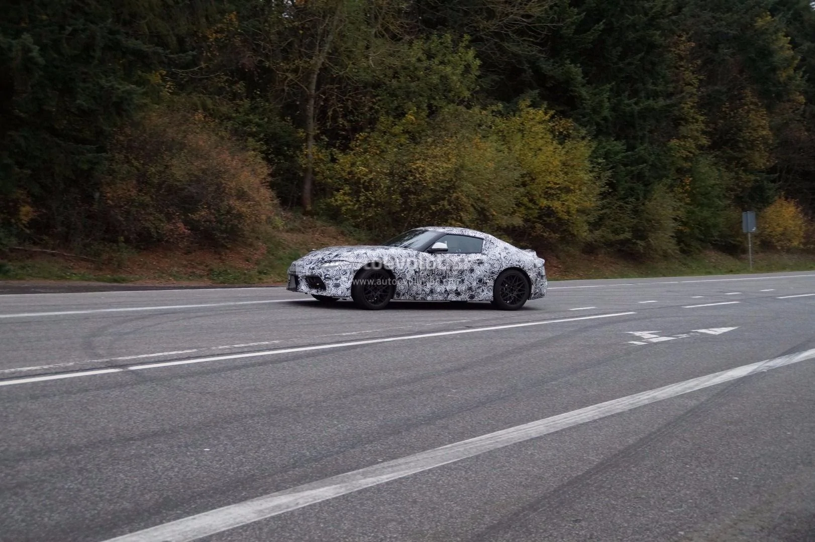 spyshots-2019-toyota-supra-looks-svelte-at-nurburgring_69.webp