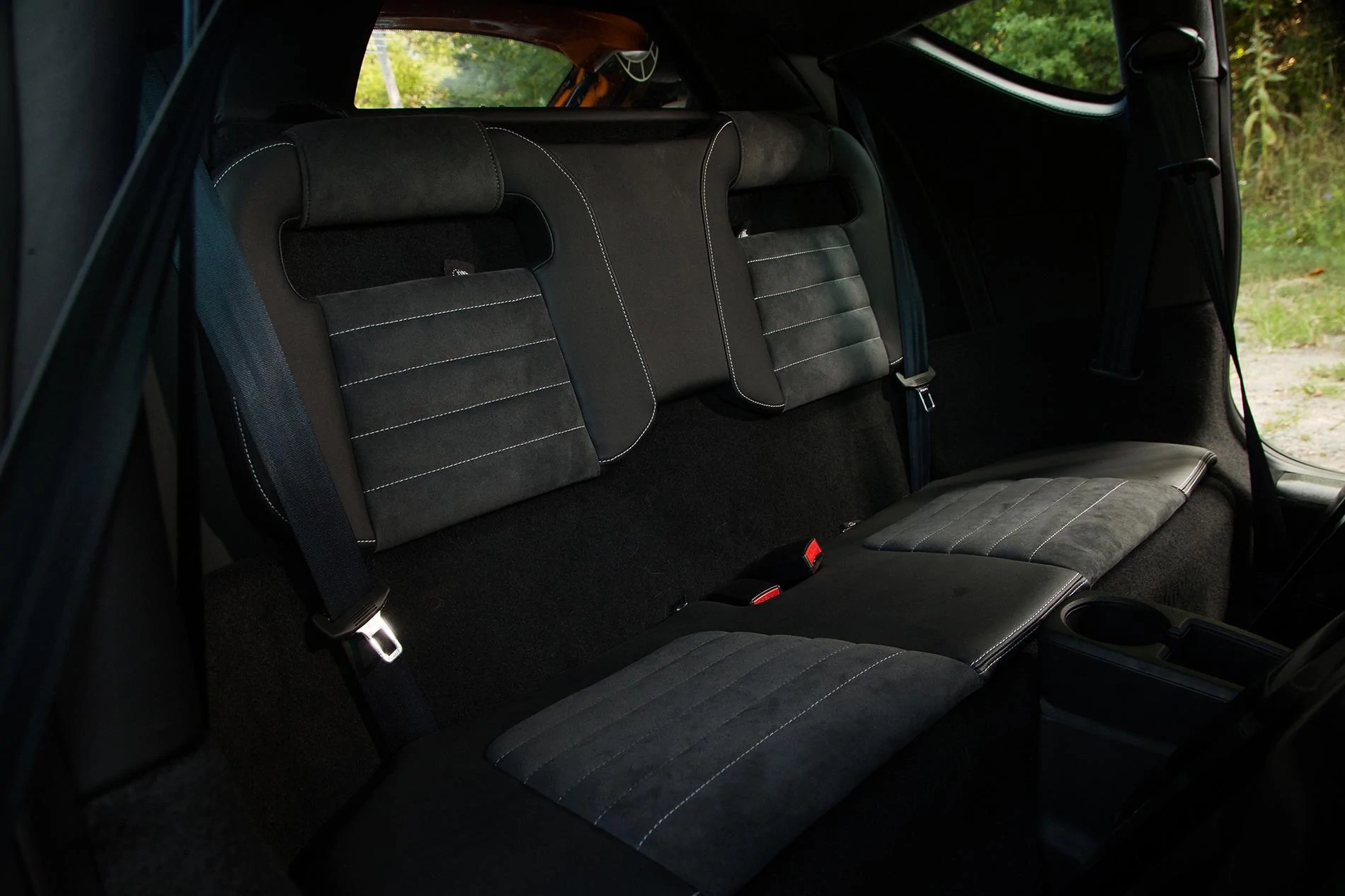 2017-Lotus-Evora-400-rear-seat.webp