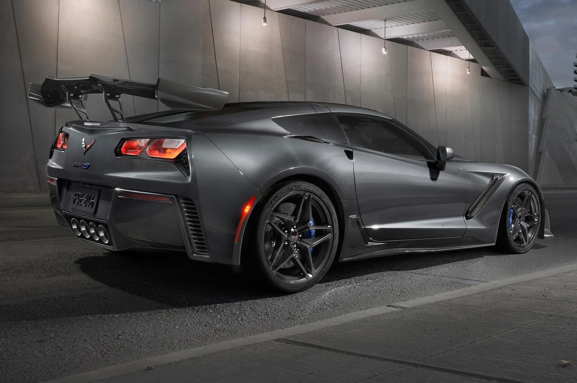 2019-chevrolet-corvette-ZR1-rear-three-quarter-high-wing.webp