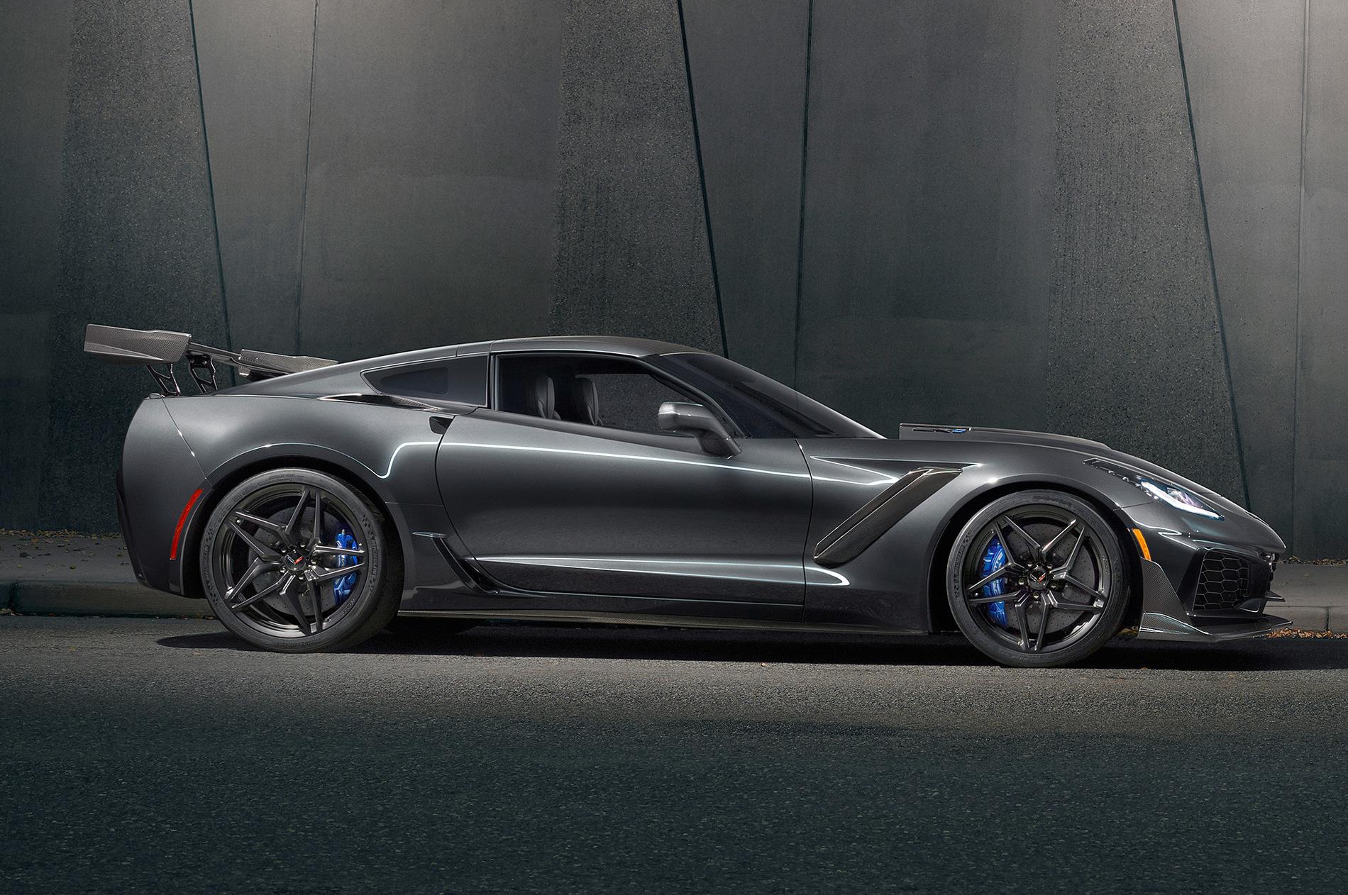 2019-chevrolet-corvette-ZR1-side-view.jpg