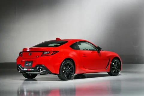 2022-toyota-gr-86-rear-three-quarters-1617596341.webp