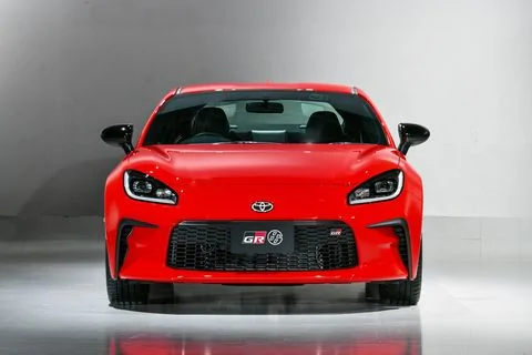 2022-toyota-gr-86-front-1617596343.webp
