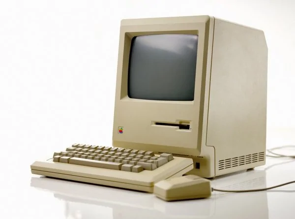 depositphotos_42752959-stock-photo-apple-macintosh-128k-from-1984.webp