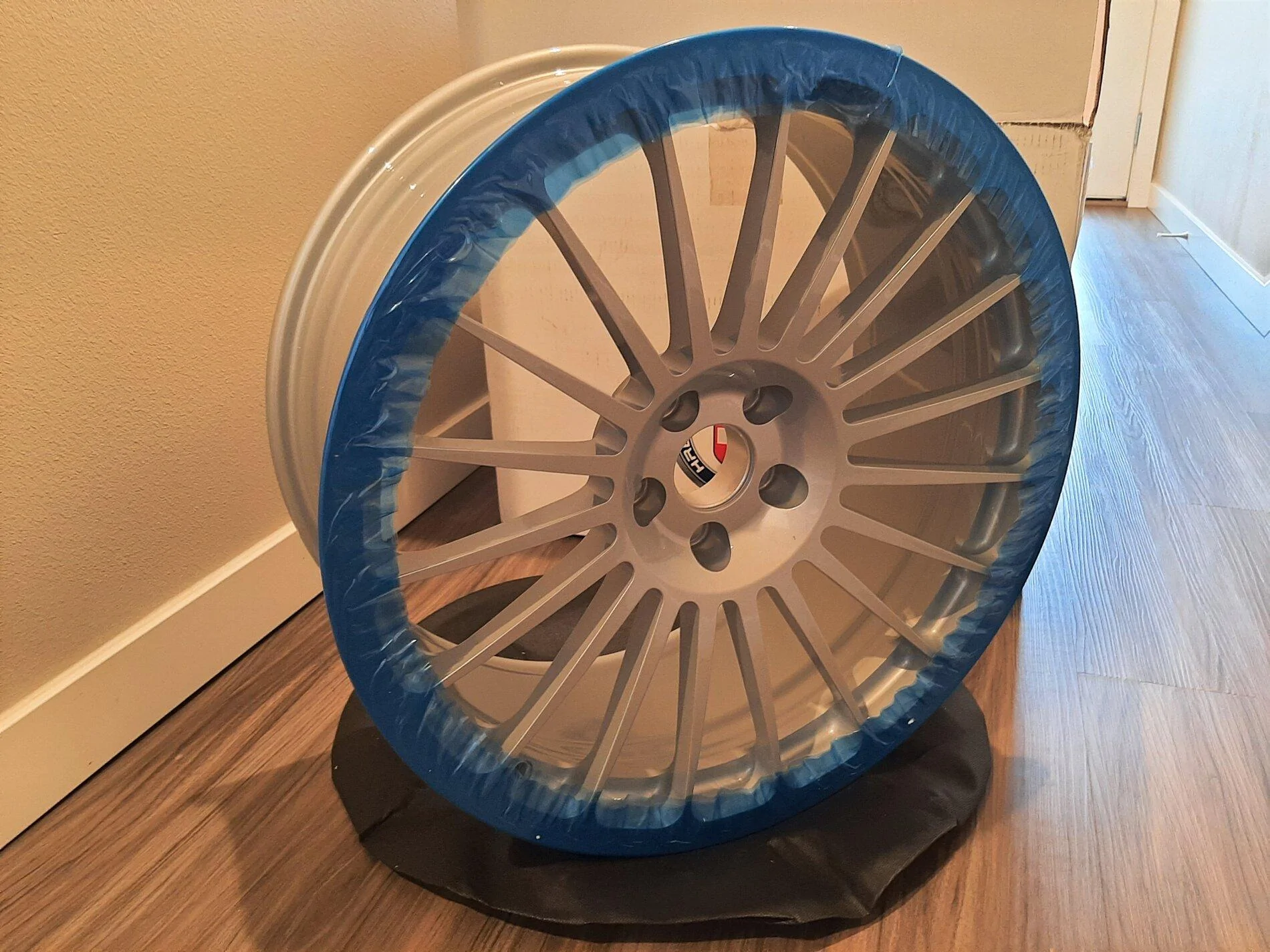 HRE 309M_Unboxing.webp