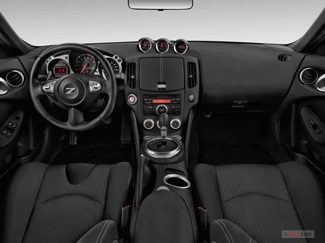 2018_nissan_370z_coupe_dashboard.webp