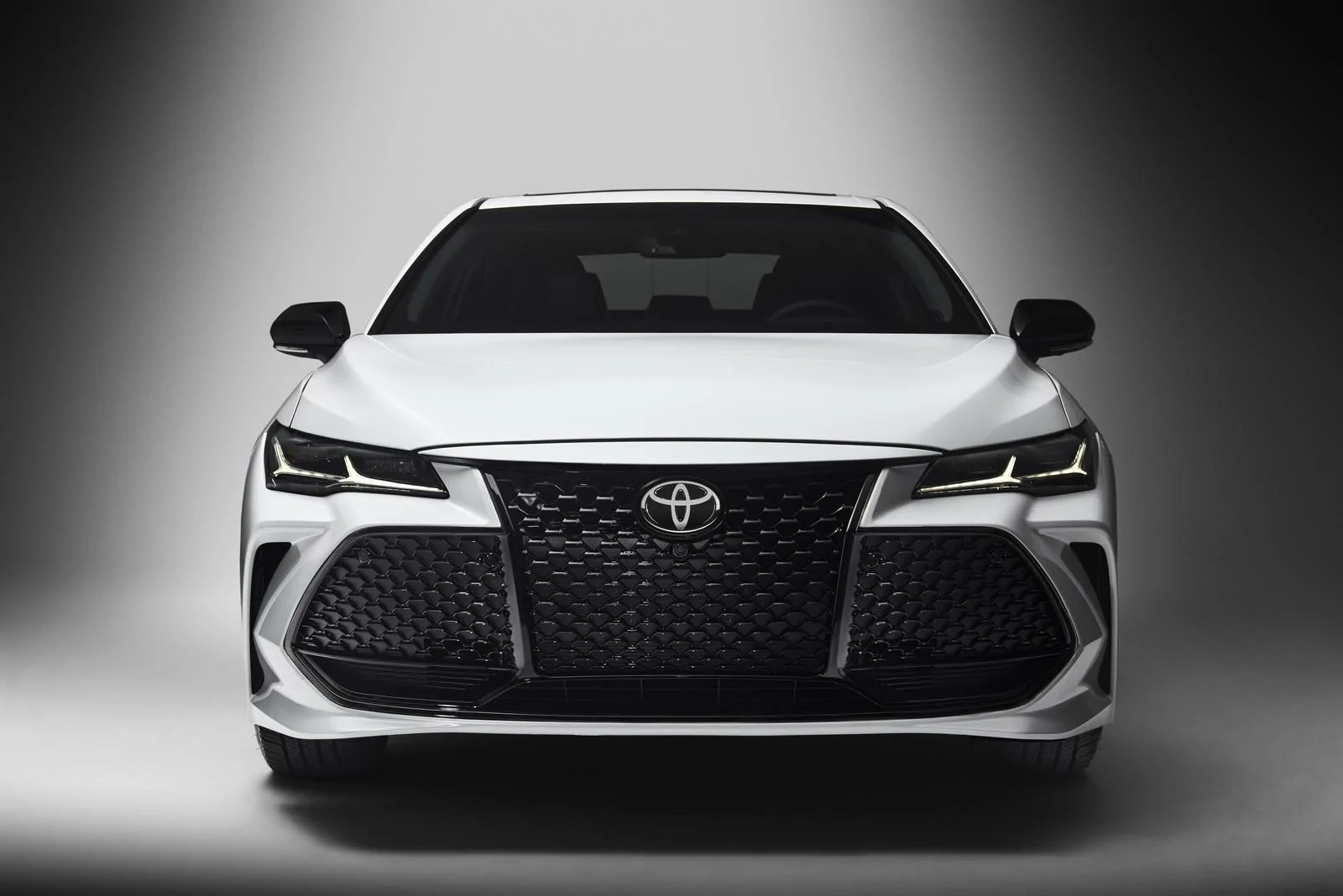 2019-toyota-avalon-32.webp