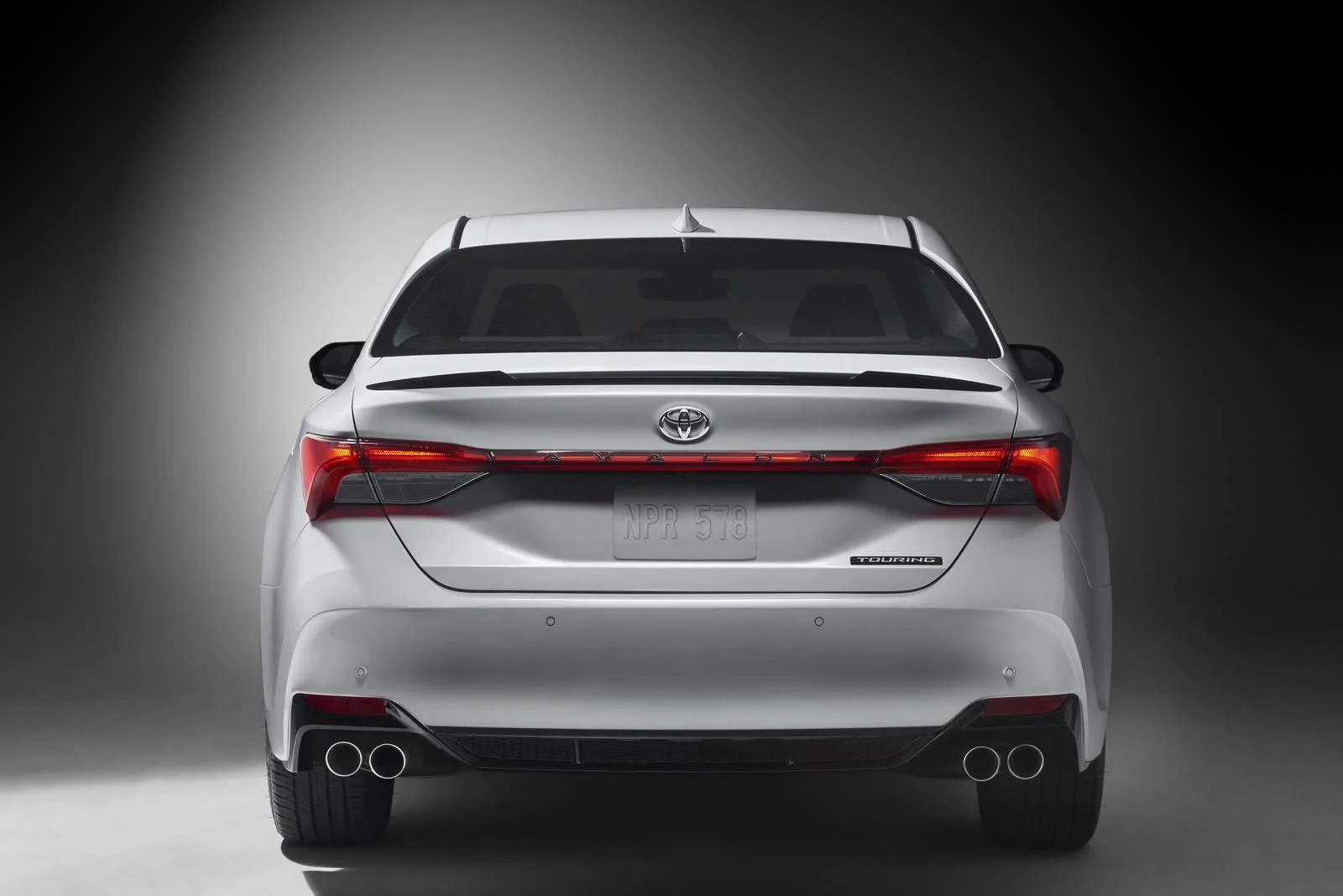 2019-toyota-avalon-33.webp