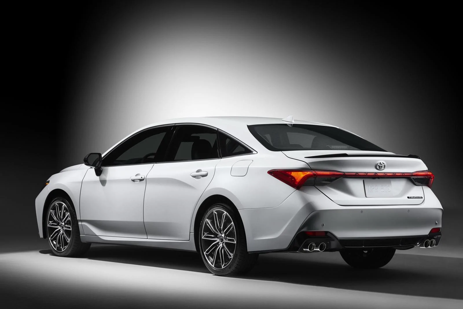 2019-toyota-avalon-36.webp