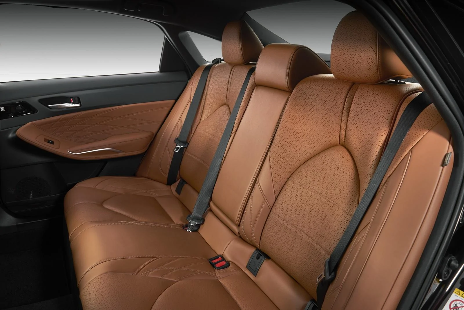 2019-toyota-avalon-17.webp