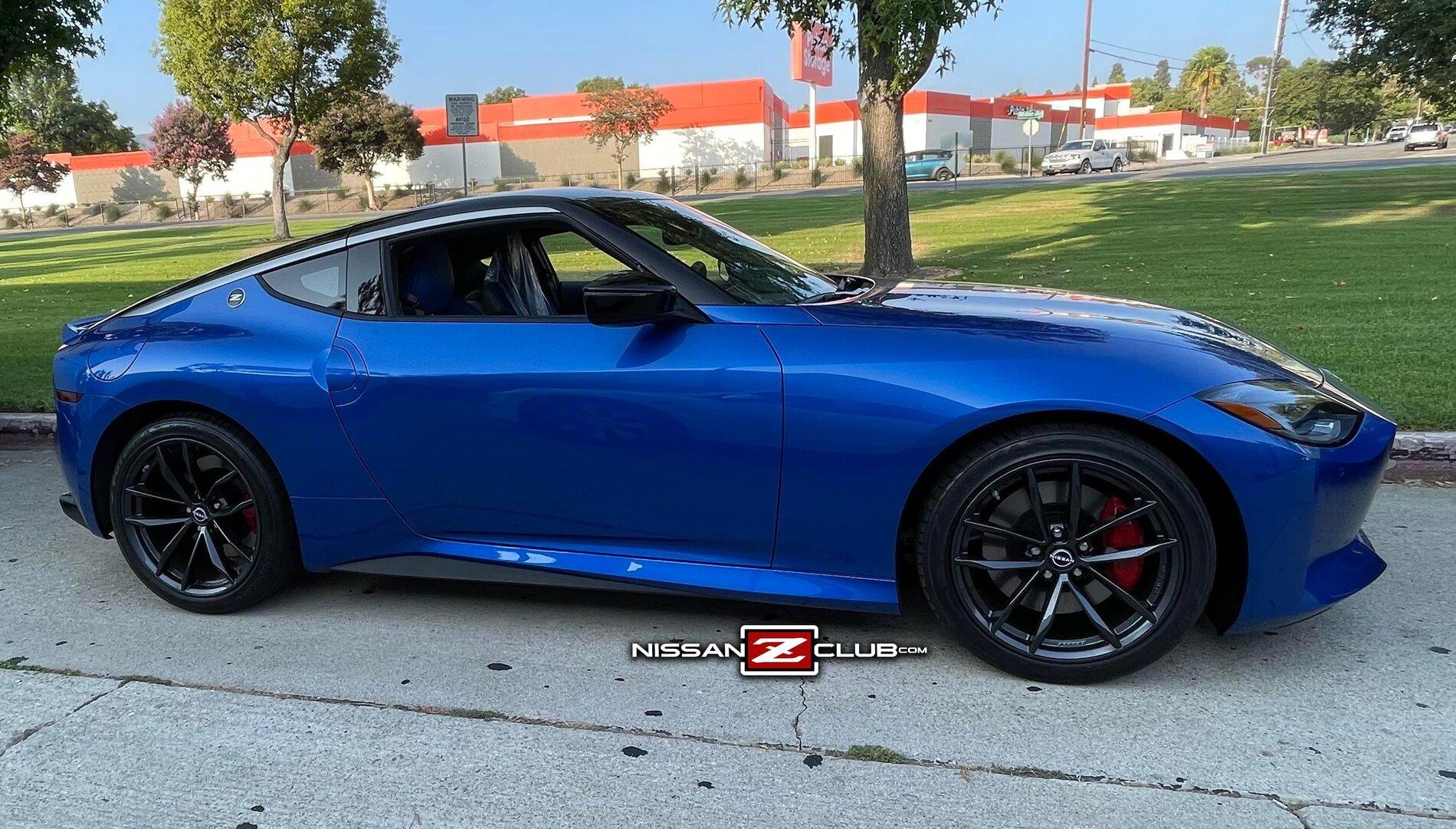 serian-blue-2023-nissan-z-spotted-3-jpg.jpg