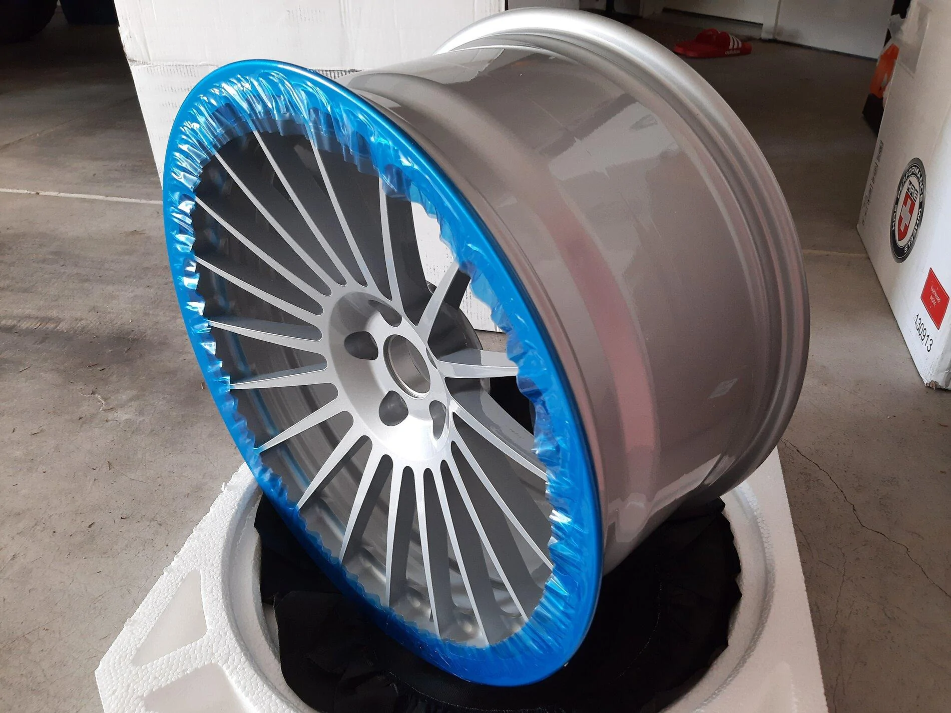 HRE 309M_rear wheel_02.jpg