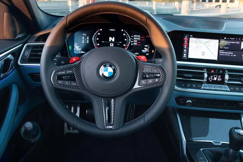 2021-bmw-m4-coupe-steering-wheel-design-carbuzz-822396.webp