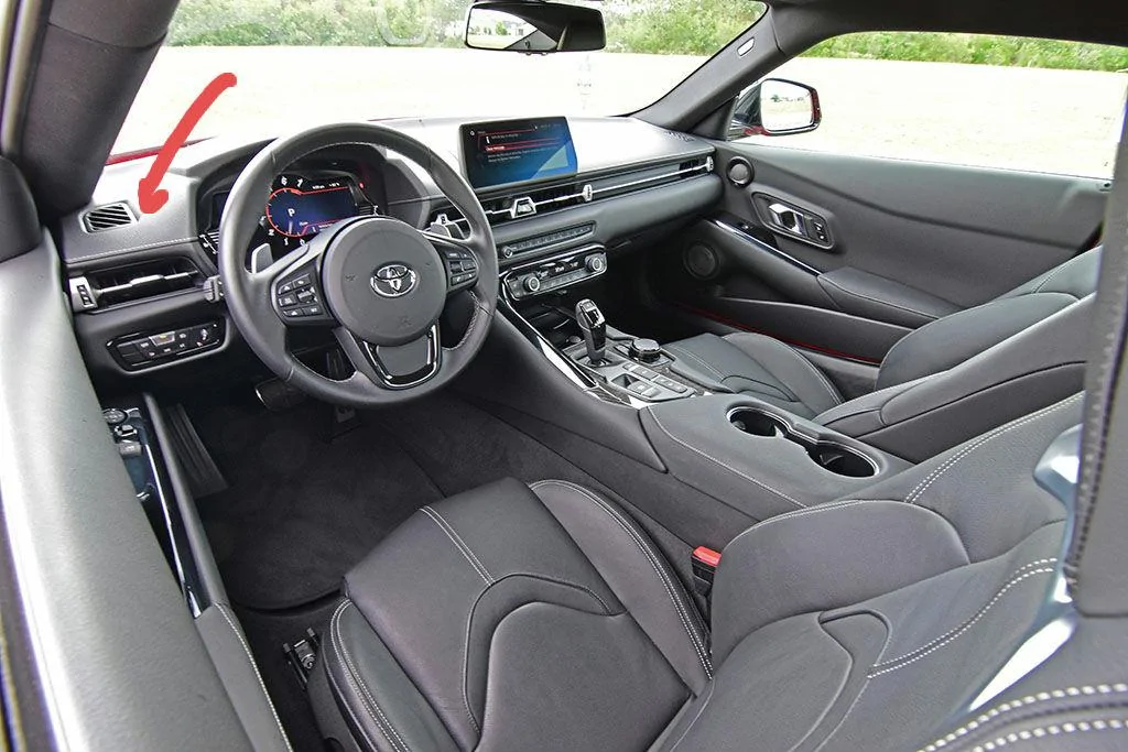 2020-toyota-supra-dashboard-interior_1.jpg