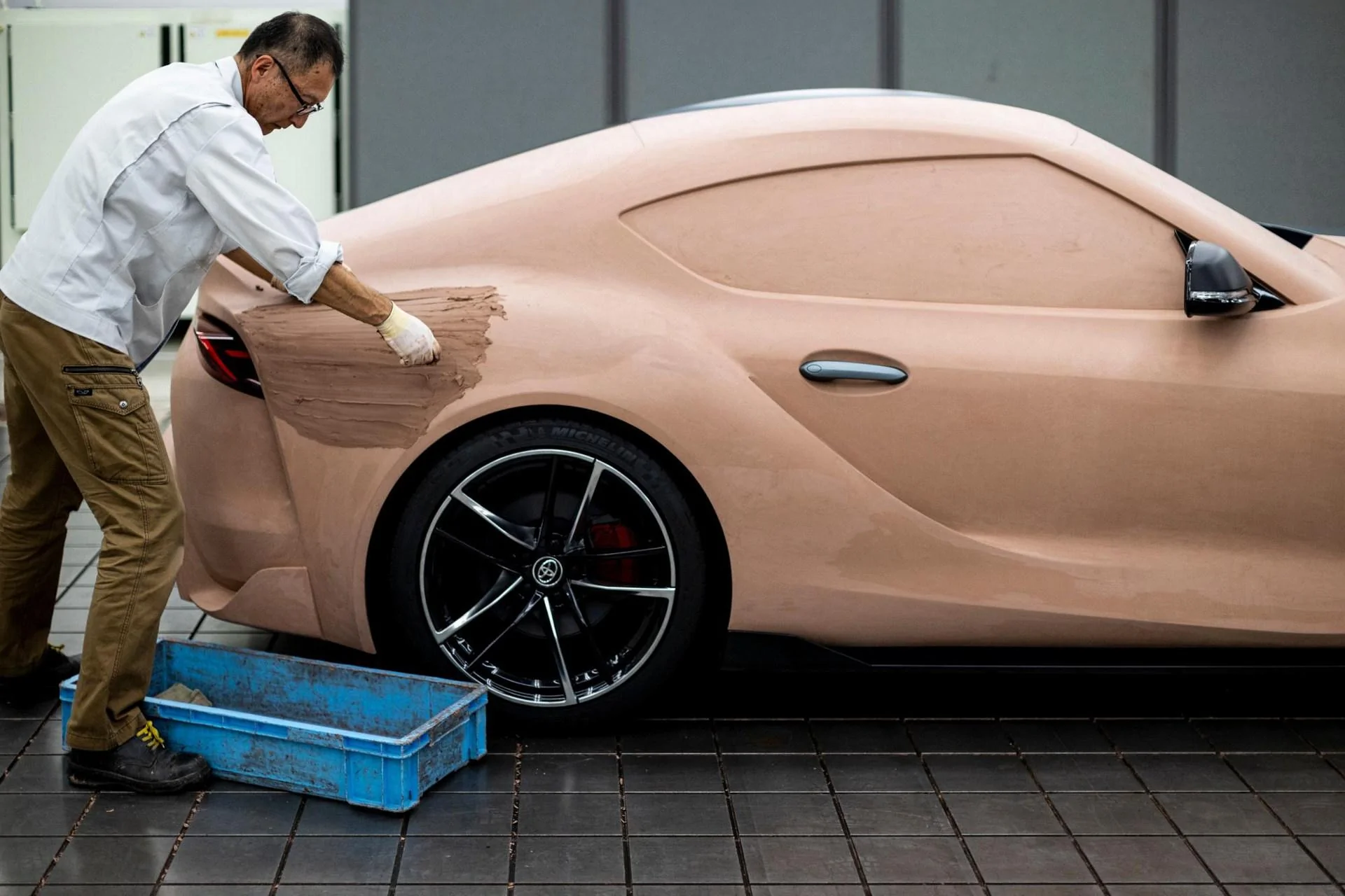Toyota-GR-Supra-Early-Sketches-16.jpg