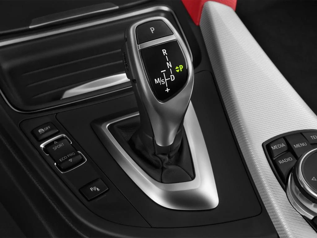 2017-bmw-4-series-440i-coupe-gear-shift_100577256_l.webp