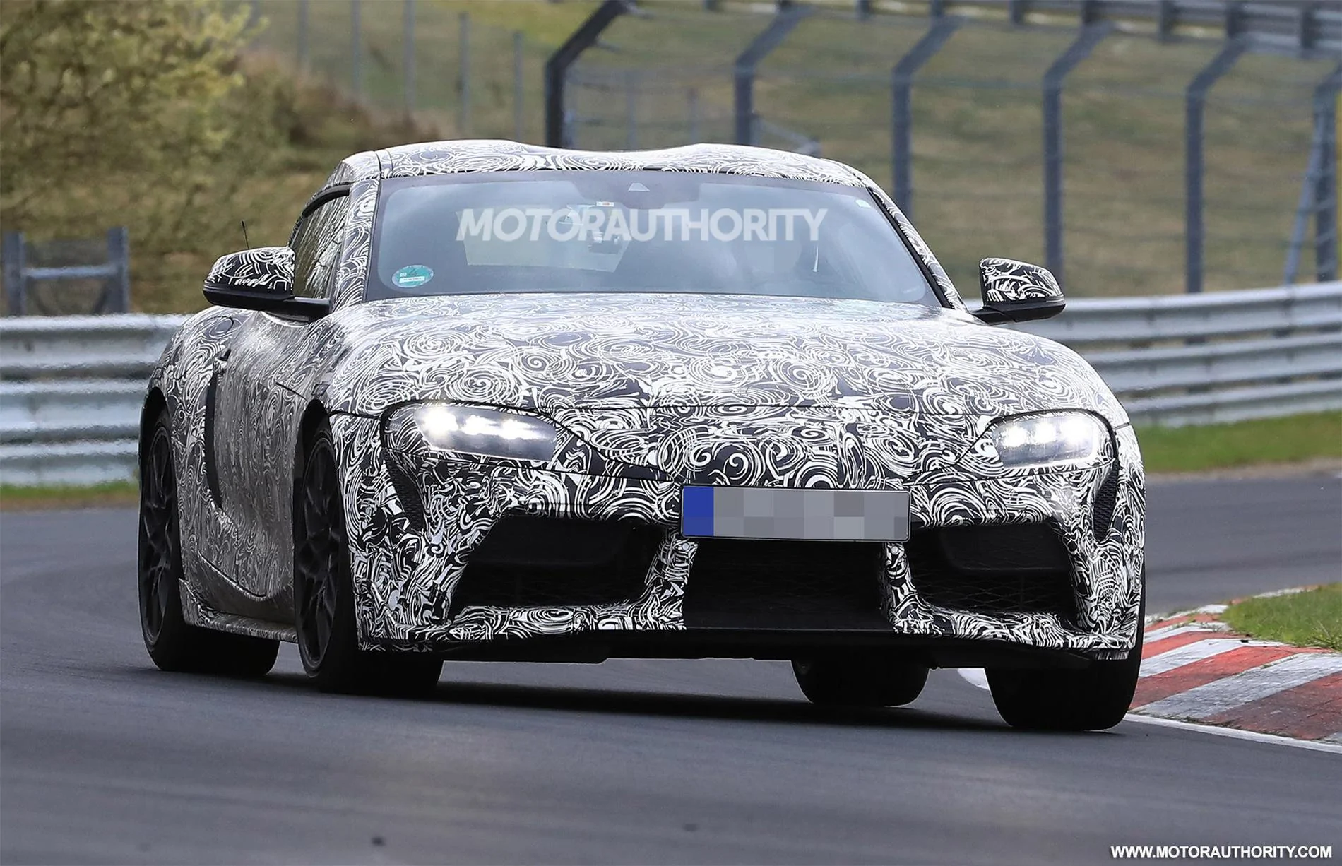 2019-toyota-supra-spy-shots--image-via-s-baldauf-sb-medien_100649553_h.webp