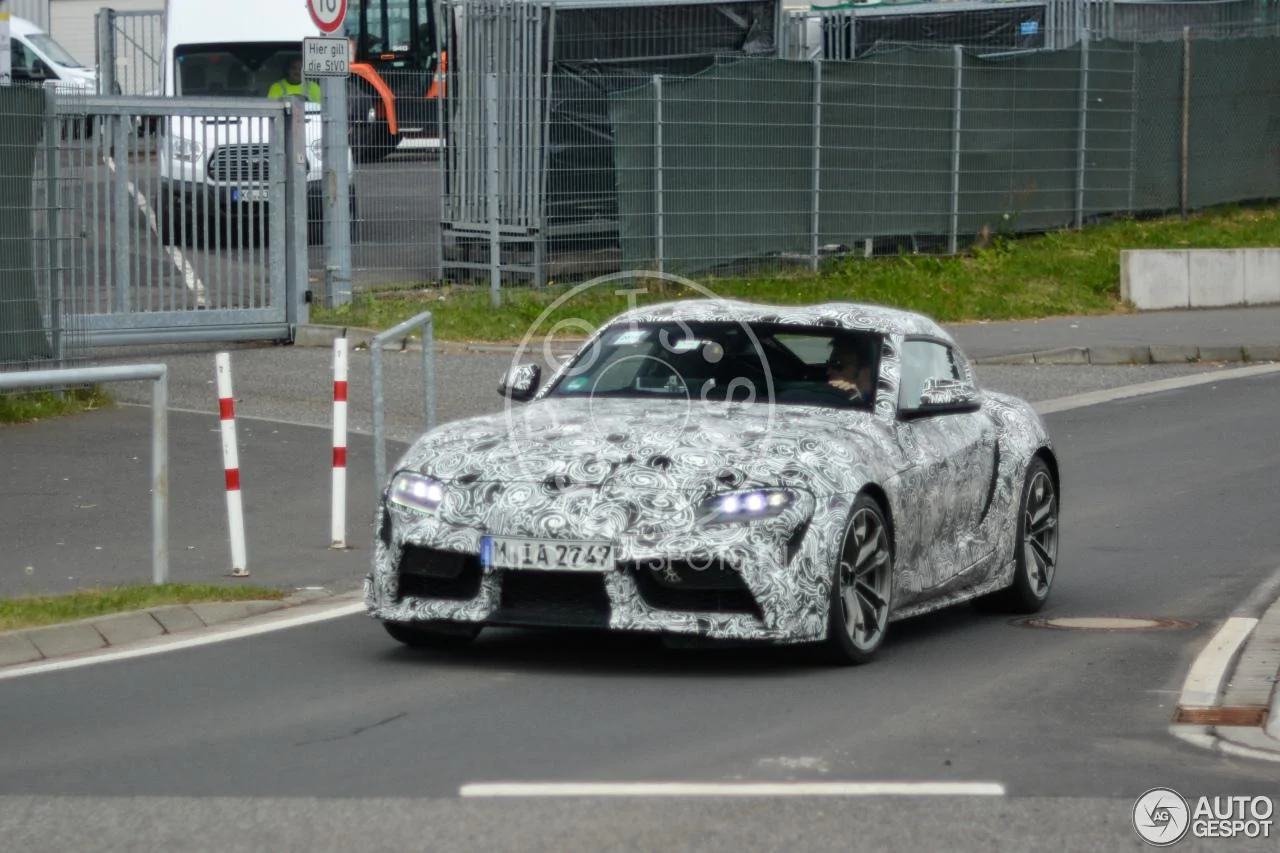 toyota-supra-2019-c422116052018213945_3.webp