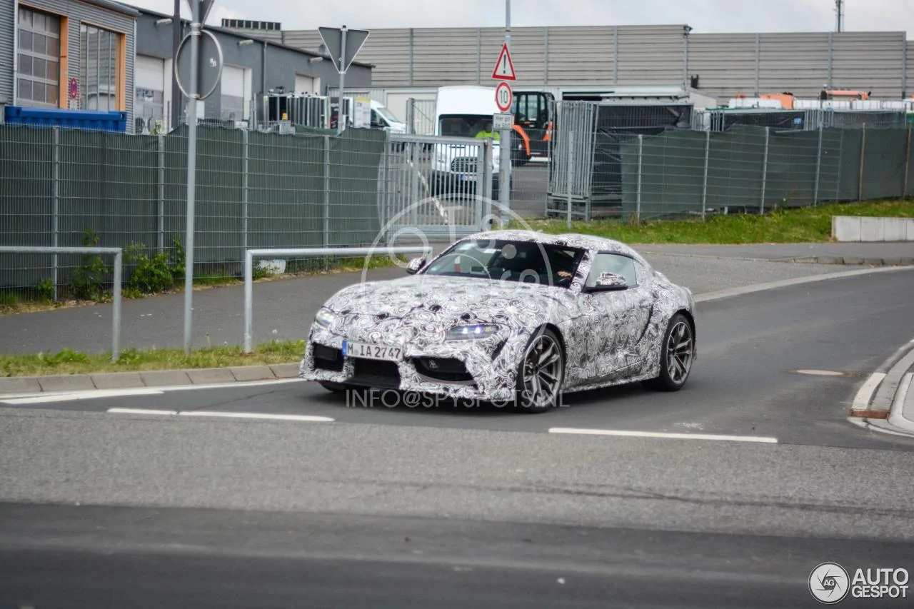 toyota-supra-2019-c422116052018213945_4.webp