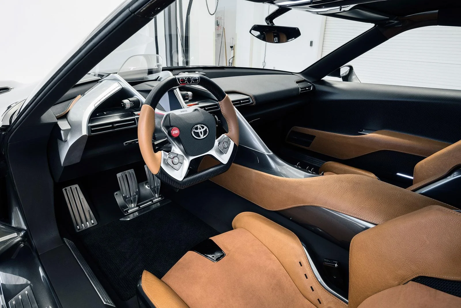 03-Toyota-FT-1-Graphite-Concept-Interior-06.webp