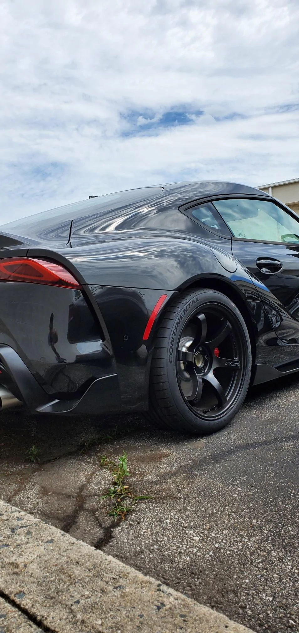 Supra black wheels 2.webp