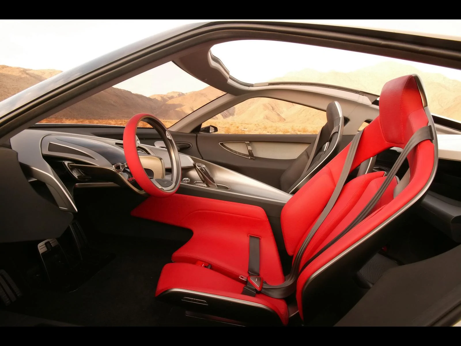 2007-Toyota-FT-HS-Concept-Interior-Driver-View-1920x1440.webp