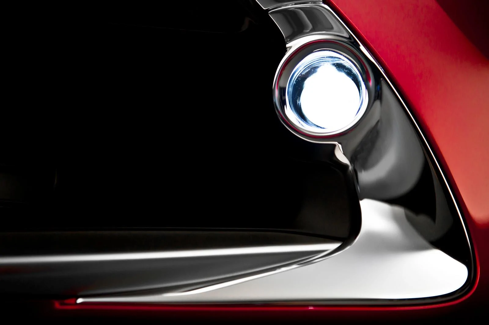 2015-Lexus-RC-fog-light.webp