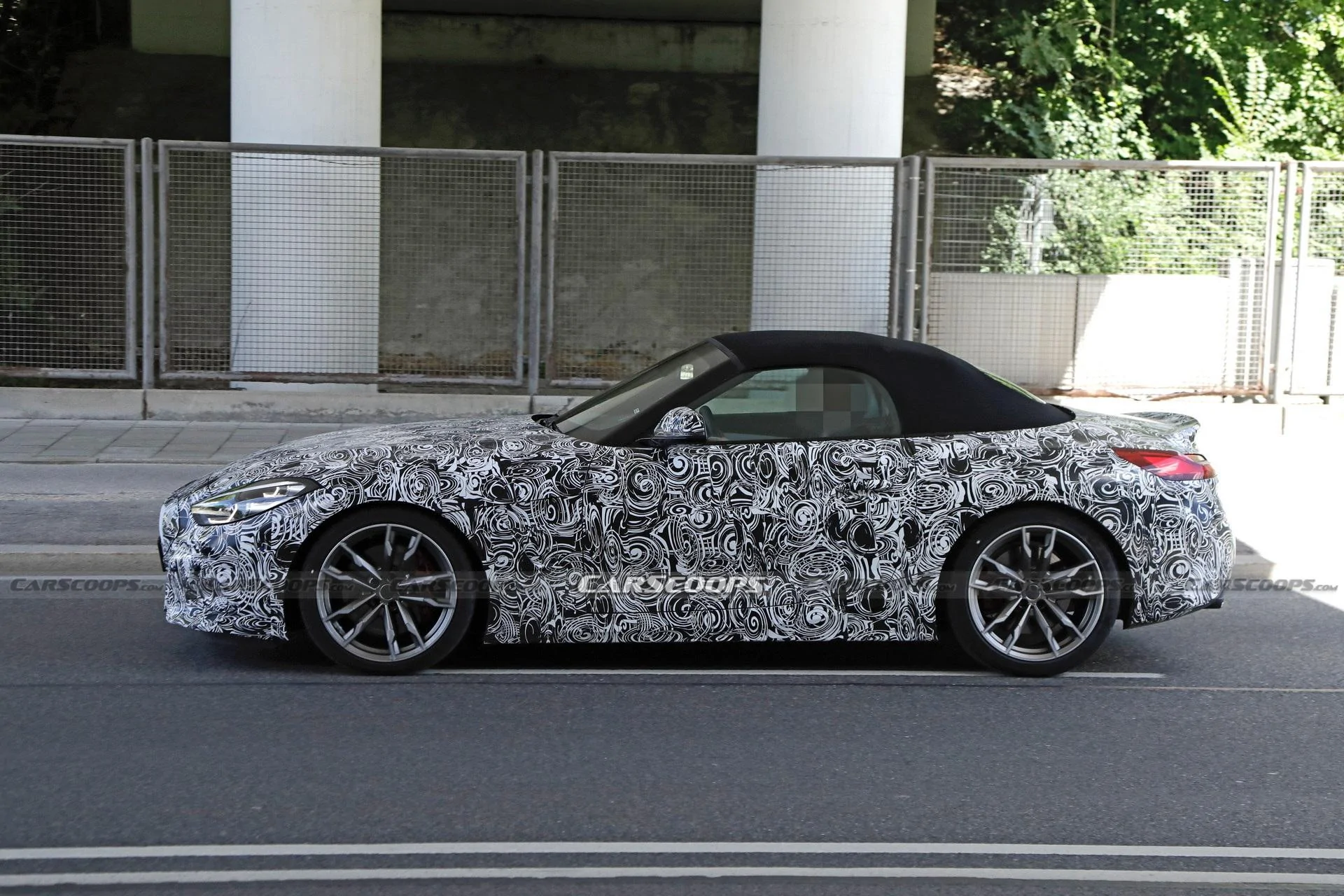BMW-Z4-Facelift-Scoop-7.jpg