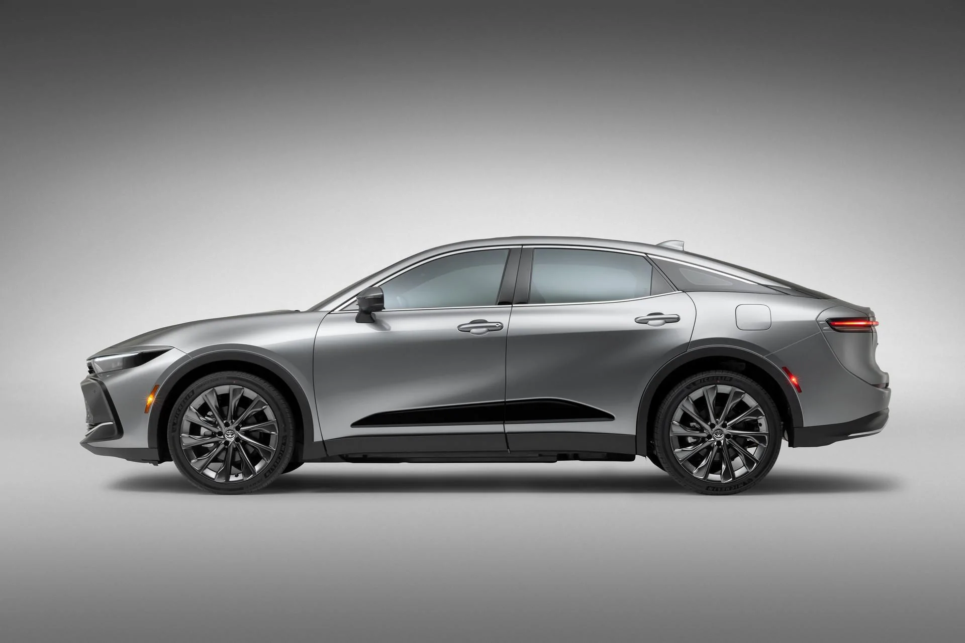 2023-toyota-crown-12-jpg.webp