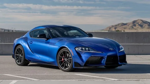 yota-Supra-Manual-Transmission-front-three-quarter.webp