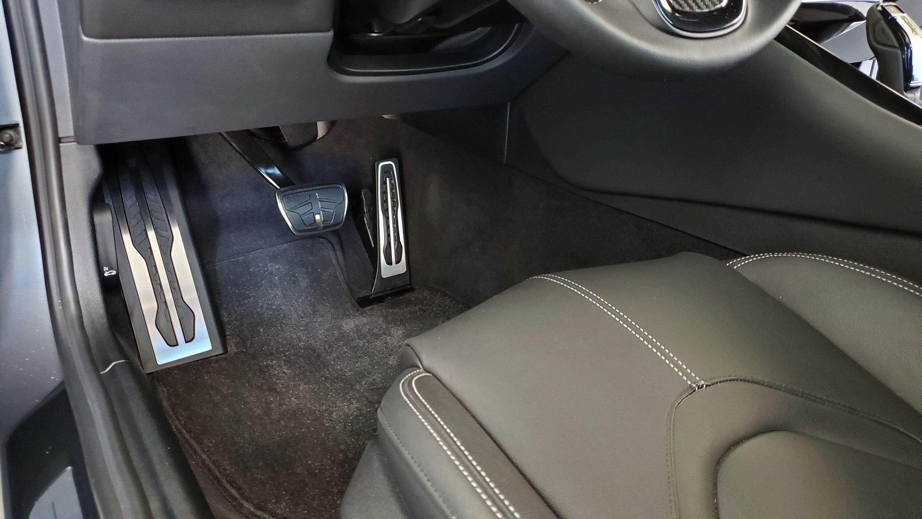 dead pedal 4.jpg